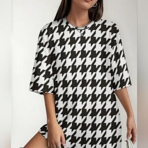SOAKED IN LUXURY HOUNDSTOOTH SHORT DRESS SIZE SMALL